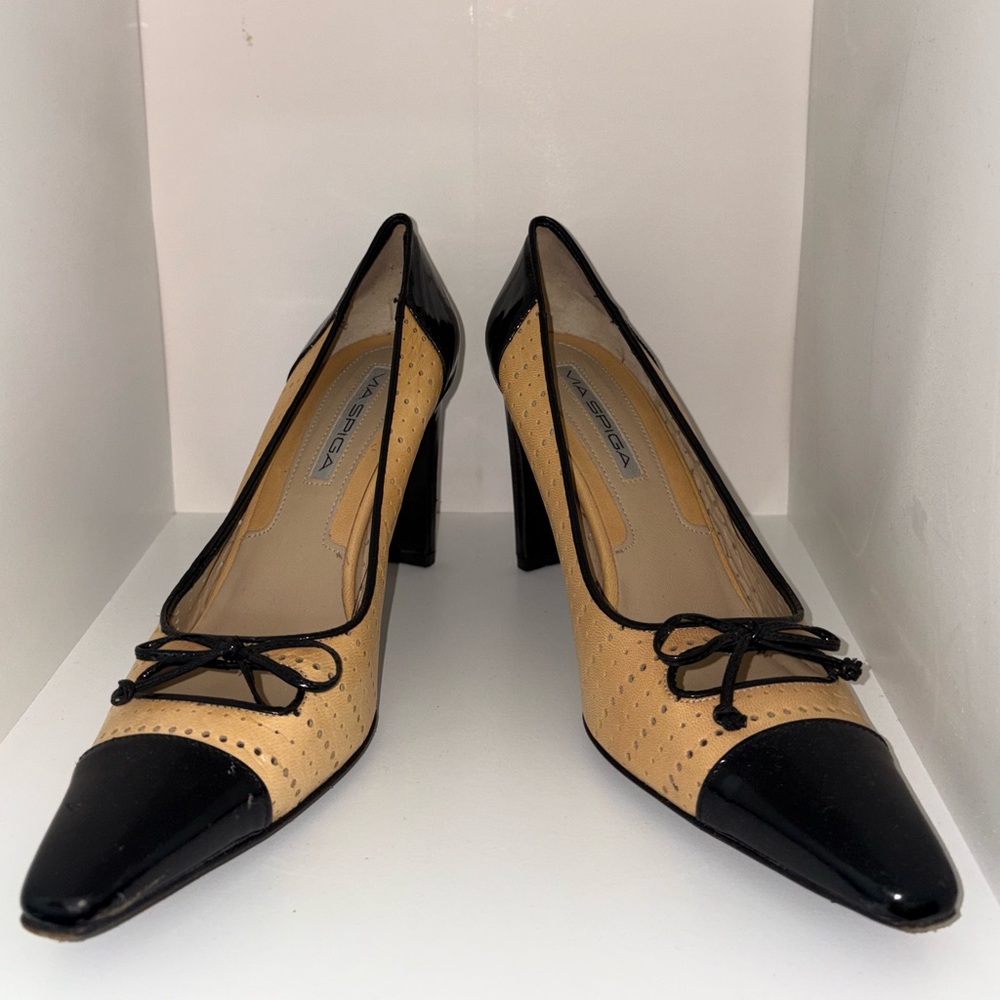 Via Spiga Black and Tan Women's Pump